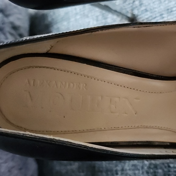 McQ Alexander Mcqueen Heart peep toe platform heels. Black with silver heel - Picture 4 of 16